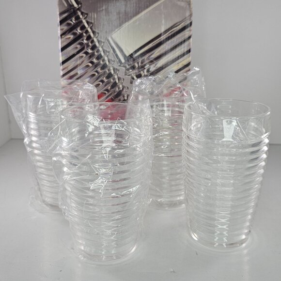 Set Of 4 Vintage Ribbed Glasses Majestic Gifts USA Clear Ribbed Cups Plastic - Picture 4 of 6